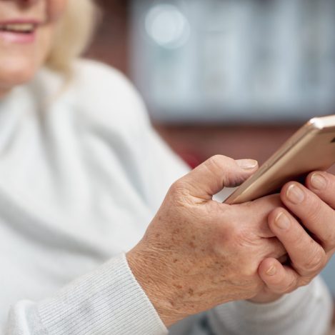 close-up-woman-using-mobile